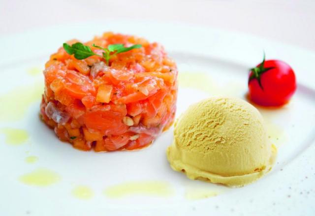 Tartare de saumon et sa glace à la moutarde