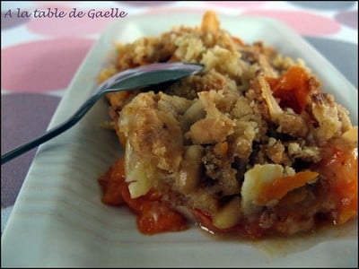 Tian d'abricots aux amandes et pignons