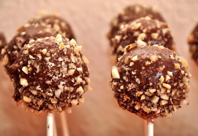 Cake-pops chocolat au lait et noisettes