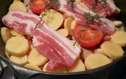 Lapin en daube à la moutarde et aux tomates