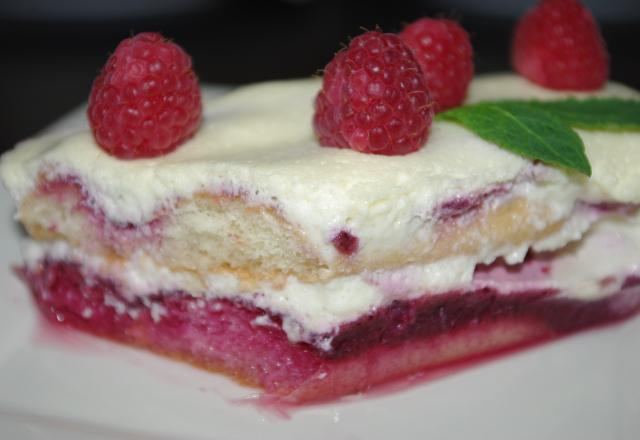 Tiramisu aux framboises et thé à la menthe