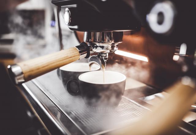 Cafetière à grains avec broyeur : voici le meilleur rapport qualité prix selon 60 millions de consommateurs