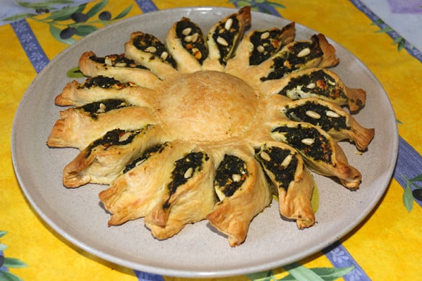 Tarte soleil aux épinards, féta et pignon