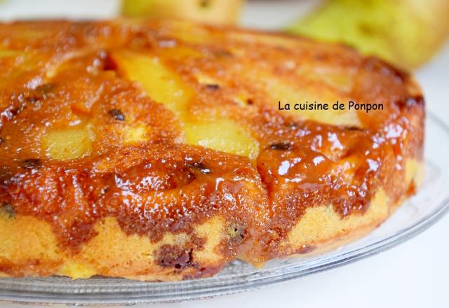 Gâteau aux poires caramélisées et liqueur