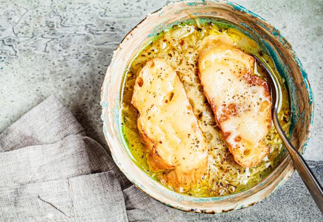 L’animatrice Carinne Teyssandier à son petit secret pour rendre la soupe à l’oignon plus savoureuse !