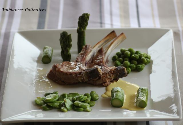 Carré d'agneau, légumes du moment, crème d'ail au safran, jus au Floc blanc