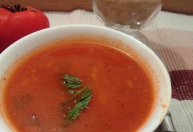 Soupe de tomates à la menthe