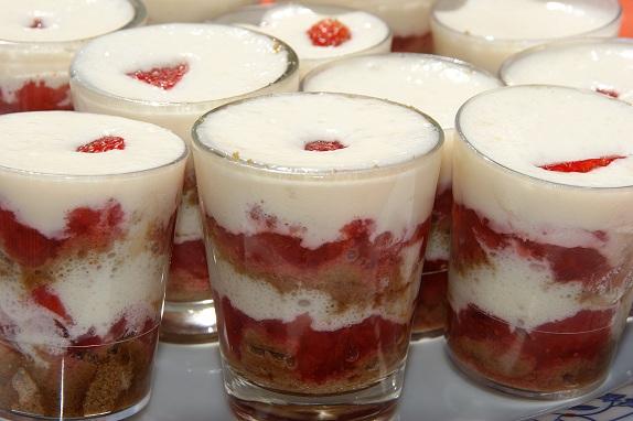 Tiramisu aux fraises et spéculoos en verrine