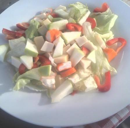 Salade autour du surimi