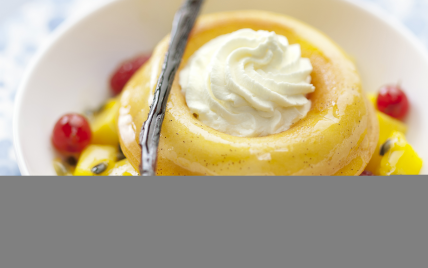 Petits baba au sirop de passion, vanille citronnelle et sa salade de fruits