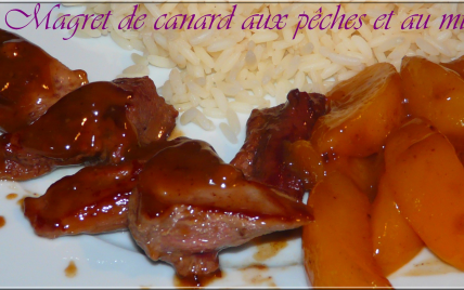 Magret de canard aux pêches et au miel