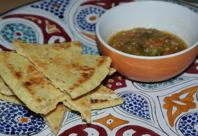 Galette fondante aux herbes et poivrons en salade aux saveurs de Kabylie