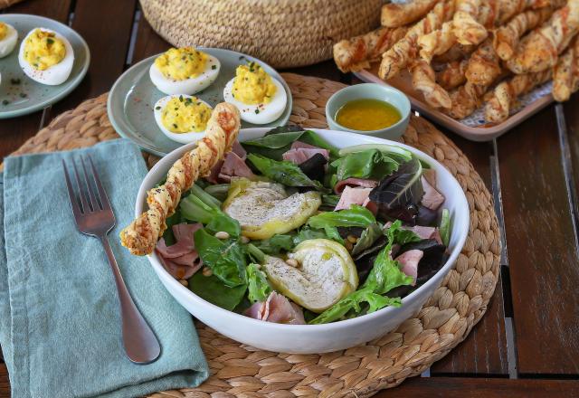 Salade au jambon et chèvre chaud