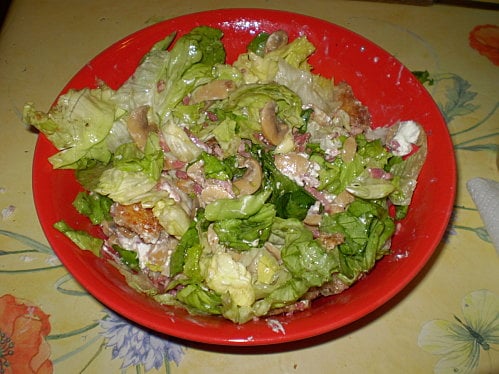 Salade chèvre, lardons et champignon