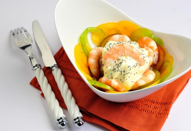 Salade de tomates multicolores aux crevettes, mayonnaise moutardée légère