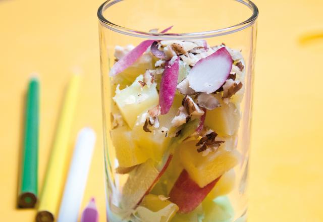 Salade de pommes de terre et radis, sauce wasabi et noisettes concassées