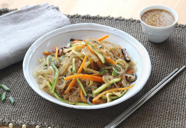 Japchae ou nouilles sautées à la coréenne