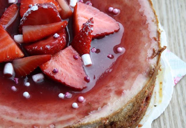 Cheesecake aux fraises et pralines roses