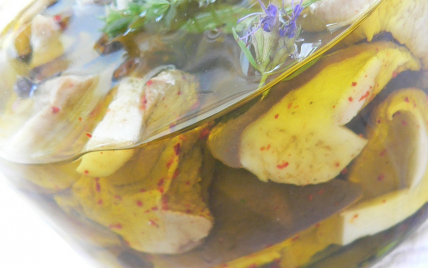 Cèpes marinés à l'huile d'olive