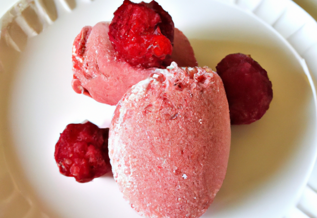 Glace onctueuse à la framboise