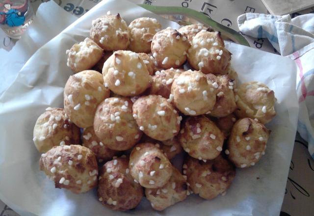 Chouquettes au sucre casson