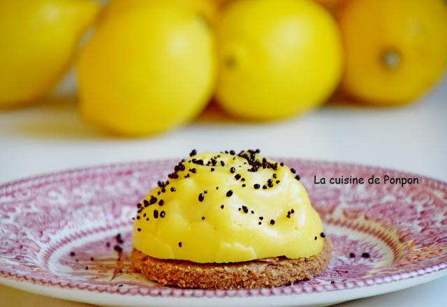 Tartelette au citron jaune et poudre de combava