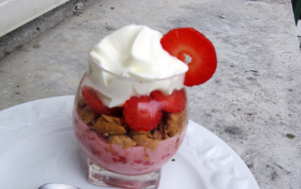 Eton mess en verrine basilic et chocolat