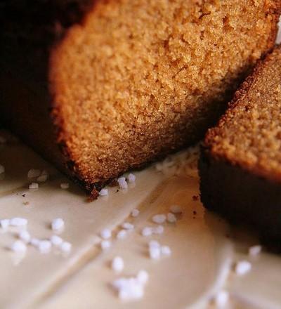 Gâteau moelleux aux épices et au miel