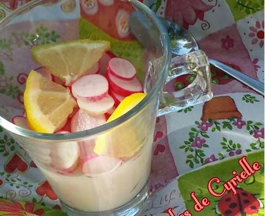 Verrine de crème légère aux radis