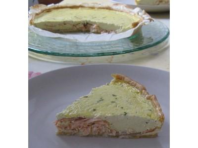 Tarte au saumon fumé et fromage à l'ail et aux fines herbes