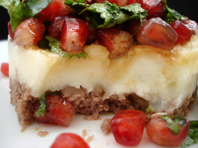 Viande hachée en parmentier et salade de persil à la grenade