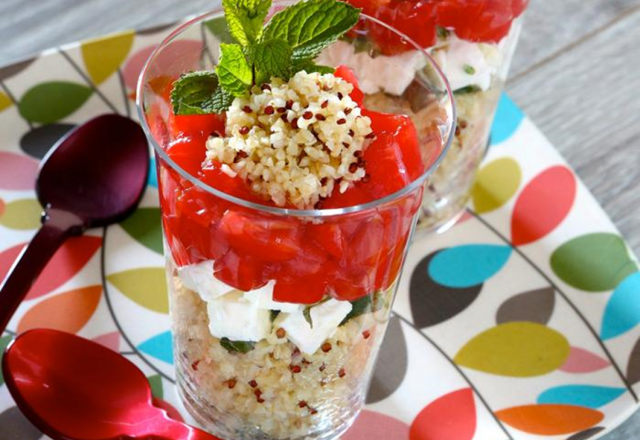 Verrine de quinoa à la tomate et à la feta