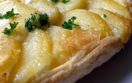 Tarte tatin de pommes de terre au cantal