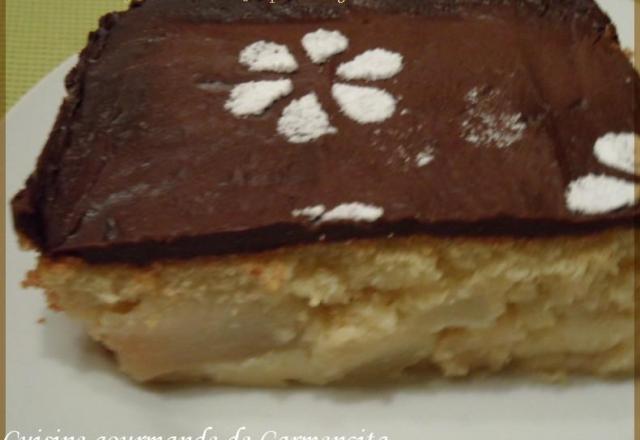 Gâteau moelleux de poires et ganache au chocolat noir