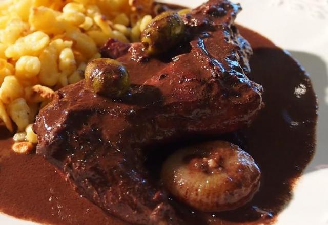 Civet de lapin sauce au sang