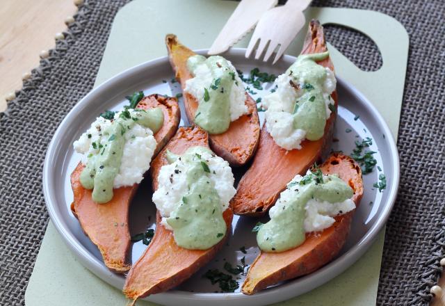 Patates douces rôties, ricotta et sauce verte au tahiné