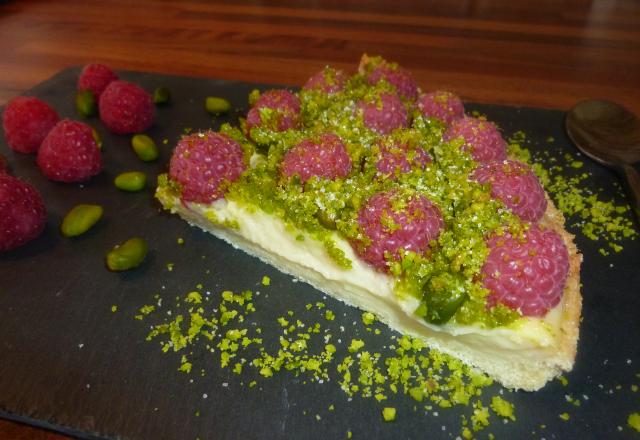 Tarte sablée framboises / pistaches émondées