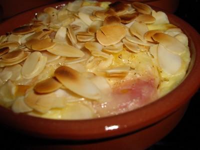 Pêches gratinées aux amandes