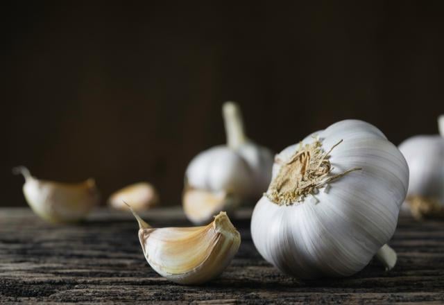 Faut-il vraiment retirer le germe de l’ail quand on le cuisine ?