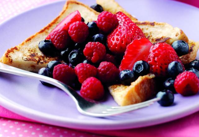 Tartines de pain perdu aux fruits rouges