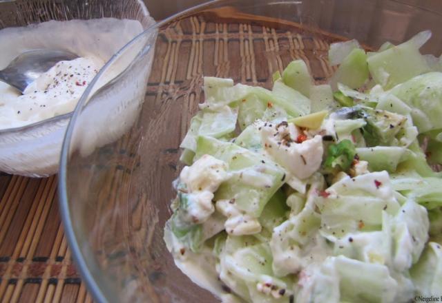 Salade concombre, avocat, feta sauce philadelphia