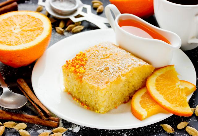 Gâteau mouillé de semoule à l'orange