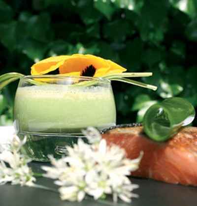 Truite du Pays Basque, risotto d'asperges vertes et capuccino de petits pois du Lot-et-Garonne