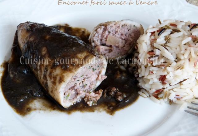 Encornet ou calamar farci sauce à l'encre