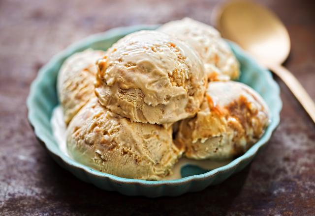 Utiliser son pain rassis pour faire une délicieuse glace : voici la recette géniale de ce chef !