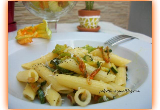 Penne rigate aux courgettes et fleurs de courgettes