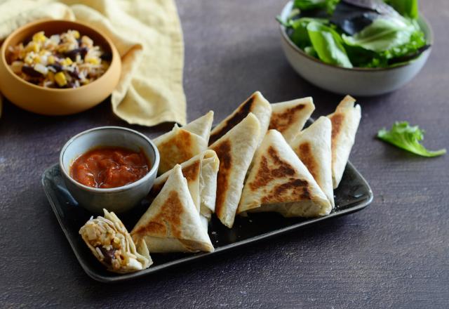 Samoussas de tortillas aux haricots rouges, maïs et tomme de chèvre