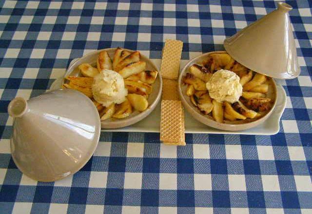 Tajine de pommes avec glace à la vanille rapide