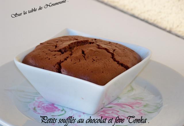 Petits soufflés au chocolat et fève tonka