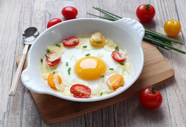 Œufs au plat au four aux tomates cerise et parmesan